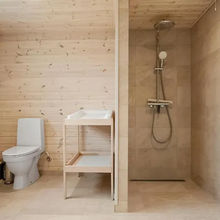 4 Bedroom Lovely Home In Vaeggerlose * Bøtø By