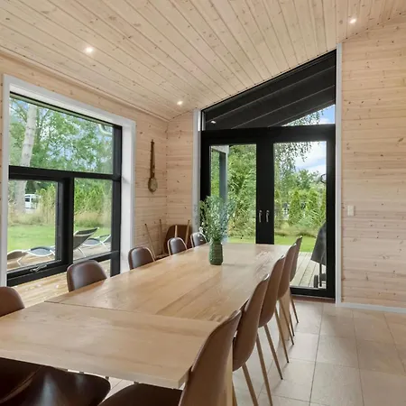 4 Bedroom Lovely Home In Vaeggerlose