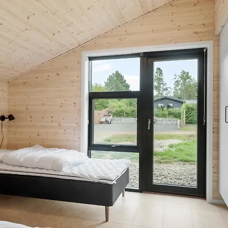 5 Bedroom Cozy In Vaeggerlose Bøtø By