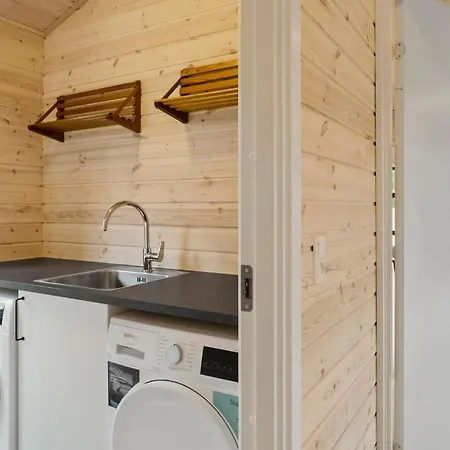 5 Bedroom Cozy In Vaeggerlose *