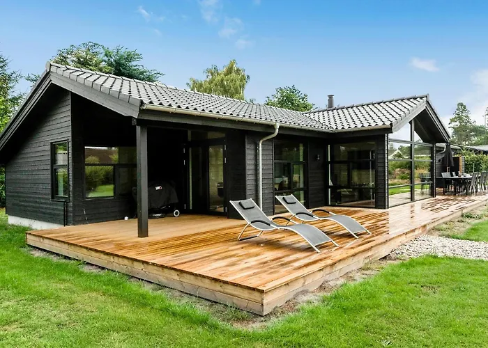بيت للعطل 5 Bedroom Cozy In Vaeggerlose Bøtø By