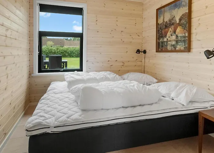 5 Bedroom Cozy In Vaeggerlose